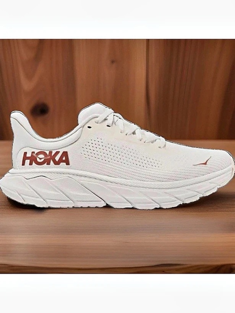 Brand New HOKA White Arahi 7 women’s